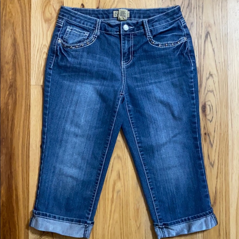 Earl Jean Capris